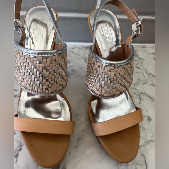 Coach heels size 8.5 - Picture 2 of 7